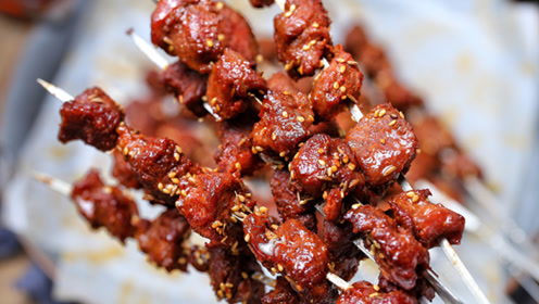 在家就能制作的美味牛肉串,香辣过瘾,干净卫生,完胜夜市烧烤摊