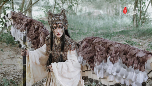 山海经—顒,其状如枭,人面四目而有耳,女魃坐骑.