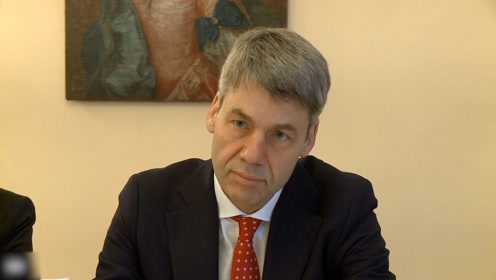 0:00:40德国驻华大使馆:德驻华大使贺岩去世!