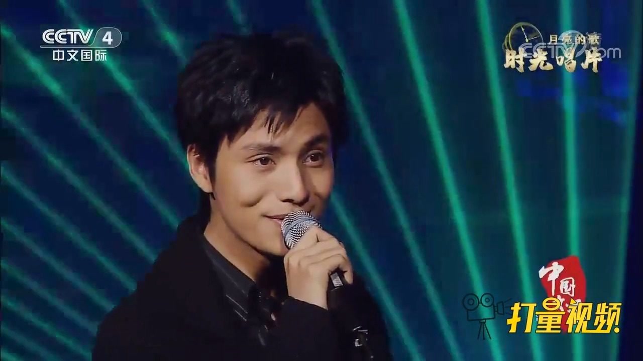 陈坤深情演唱《月半弯》,开口耳酥,嗓音独特