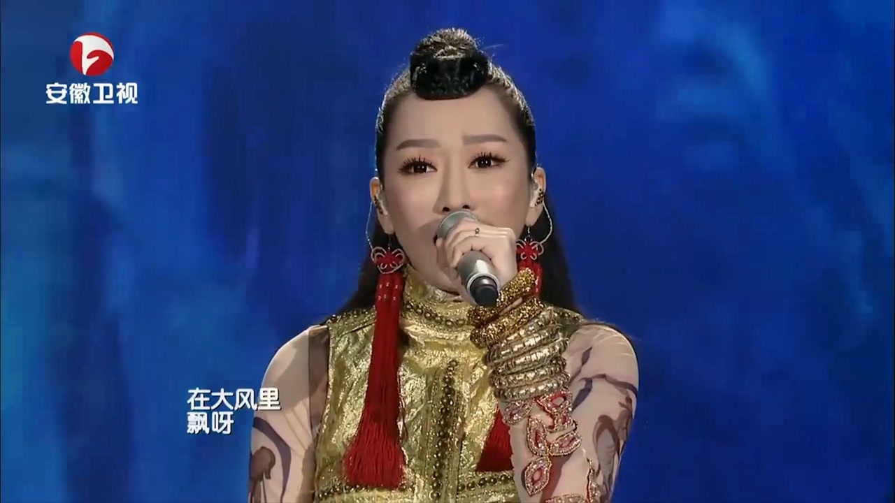 萨顶顶演唱《万物生》,独特的舞台效果,让人看起来太舒服|歌狂