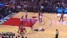 NBA轻松时刻：韦德这假摔真的不过关，演技太差！