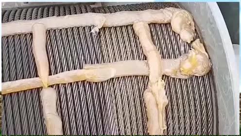 打塔吊黄油的技巧,佩服工人师傅的手法,反正我是做不到!