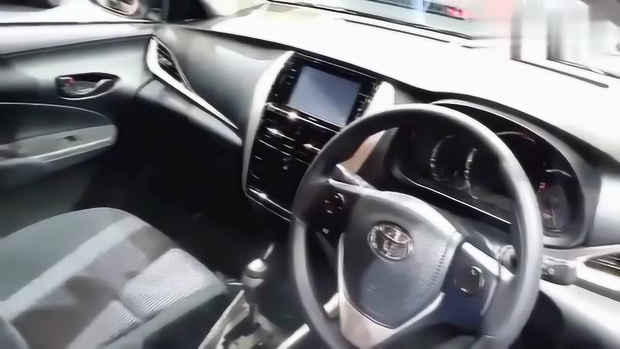 实拍2020款美版丰田威驰,这外形太帅了