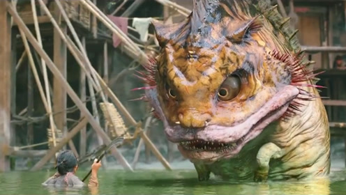 盘点电影中的巨型怪鱼,湖中惊现超大型怪鱼到处吃人凶猛无比!