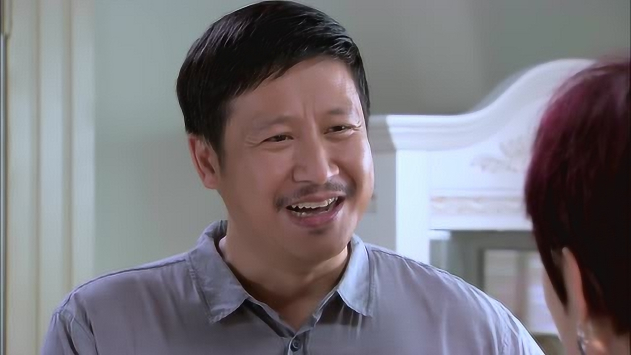 麻辣芳邻:老杨终于找到证据,证明了自己并非偷看杨琴,开心的像个孩子!