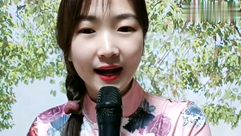 笑容灿烂大妹子一首《昨夜星辰》,熟悉的旋律,飘进耳朵太享受