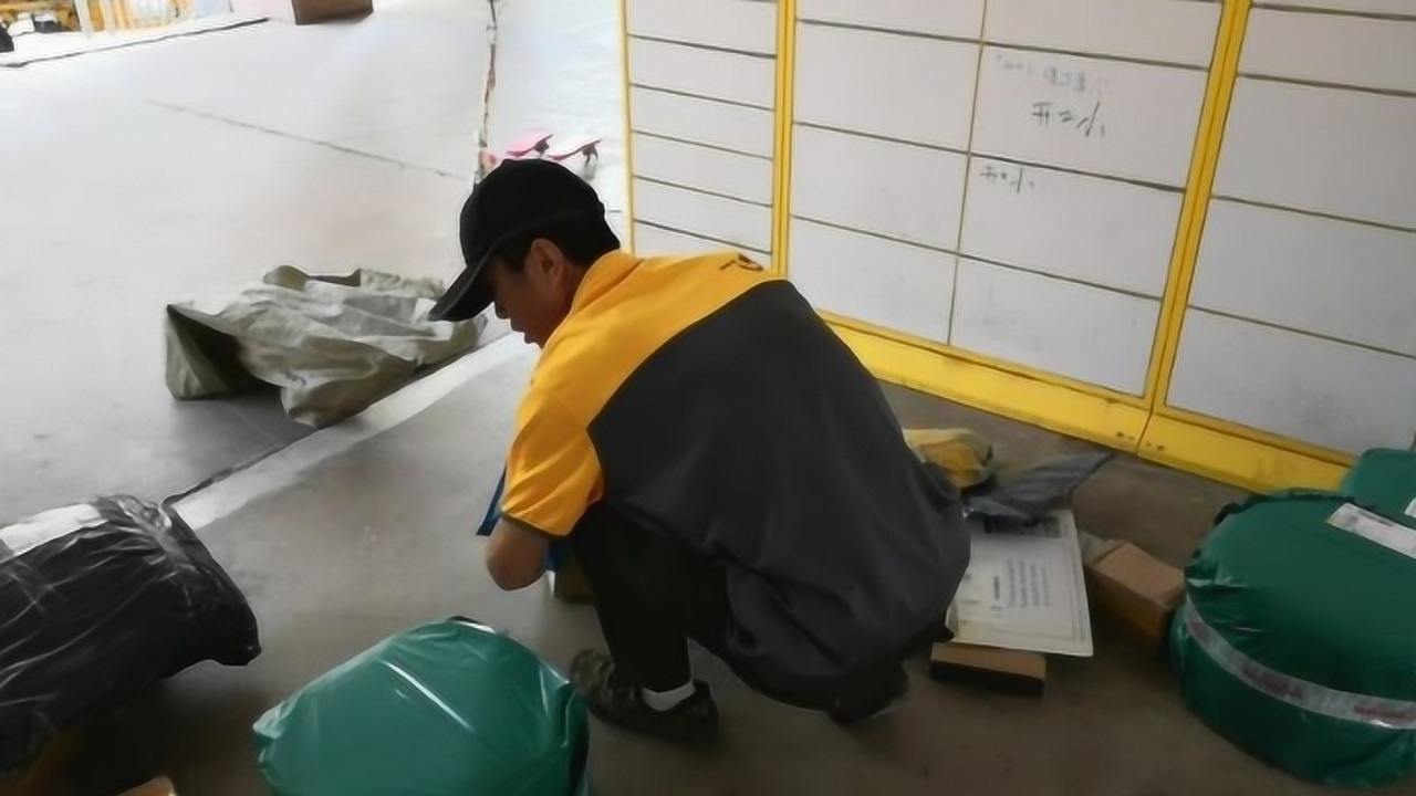 果然视频|没有征得收件人同意把快件直接放快递柜,您怎么看?