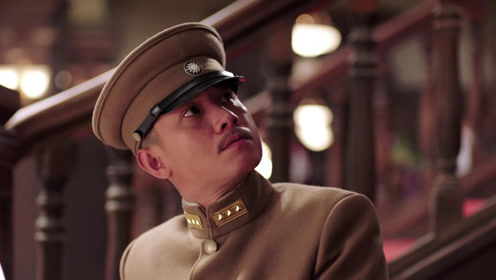 少帅:张学良穿军装面见蒋公,蒋公却不然,上下关系瞬间体现出来