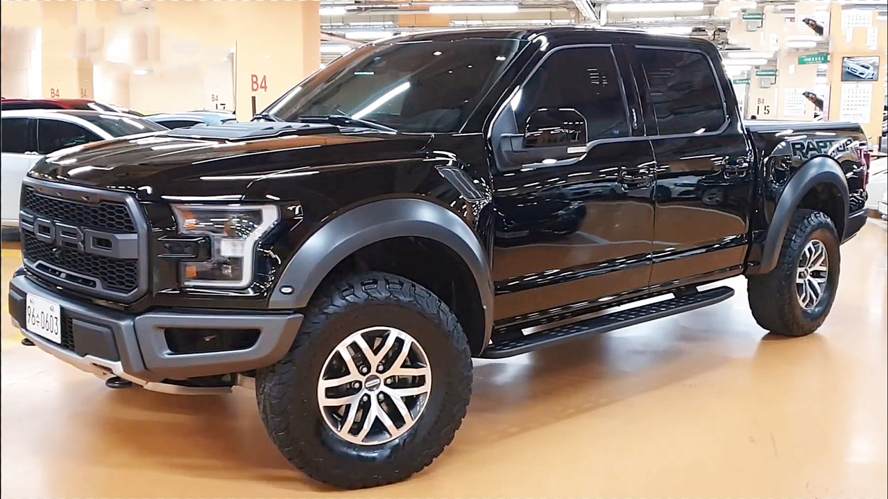 2021款福特猛禽f150高清展示,看到配置和后尾箱,不要太喜欢了