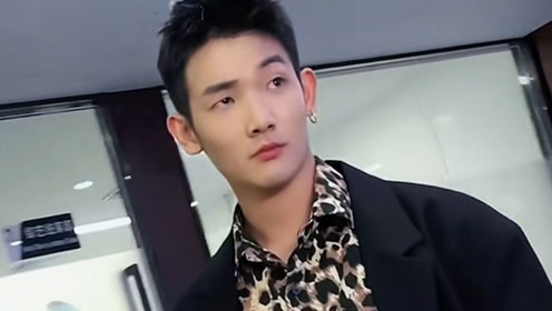 梅尼耶:神似李荣浩和任贤齐,大学生男模19秒变装名侦探涨粉千万