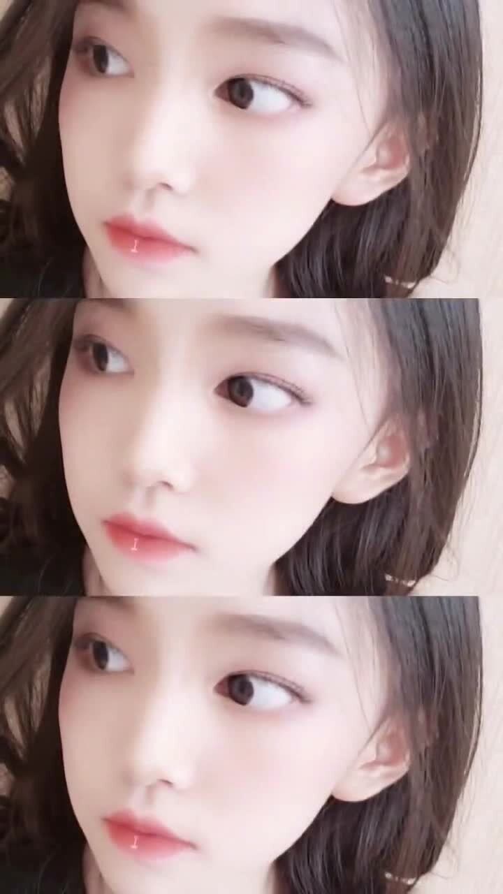 头一次见这么美的宋小睿,尤其是她的嘴唇,这口红颜色好好看