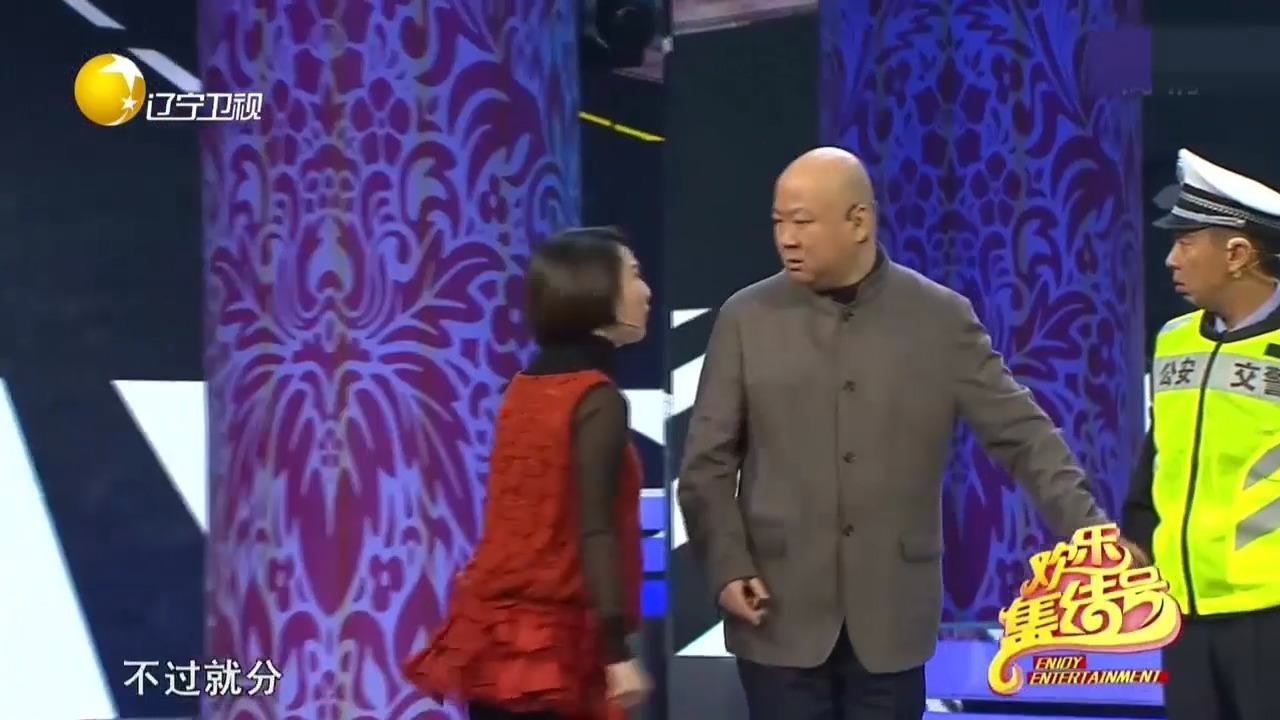 小品《一路平安》:黄杨劫车吓的郭冬临跪地求饶,全程爆笑不断