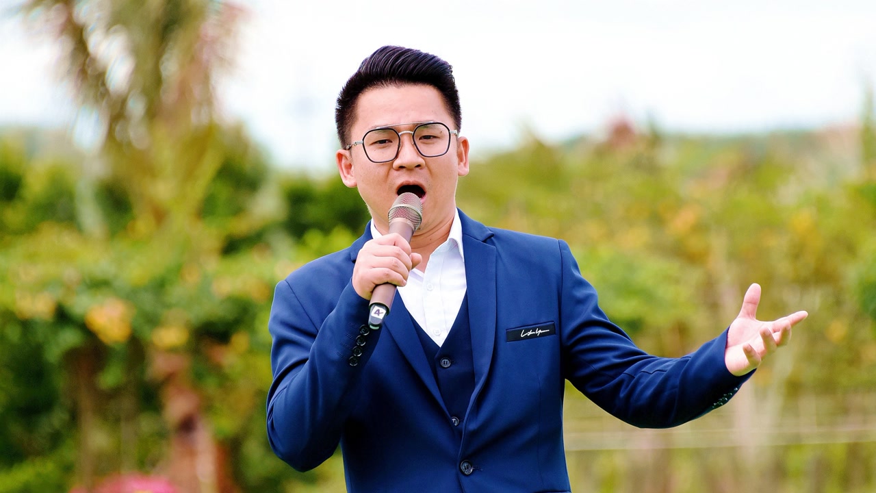 2022海口市旗袍协会迎新联欢会9男声独唱《等待》演唱:王浩丞