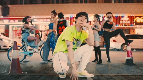 aj赖煜哲《让他们热》,感受舞者的自信与魅力