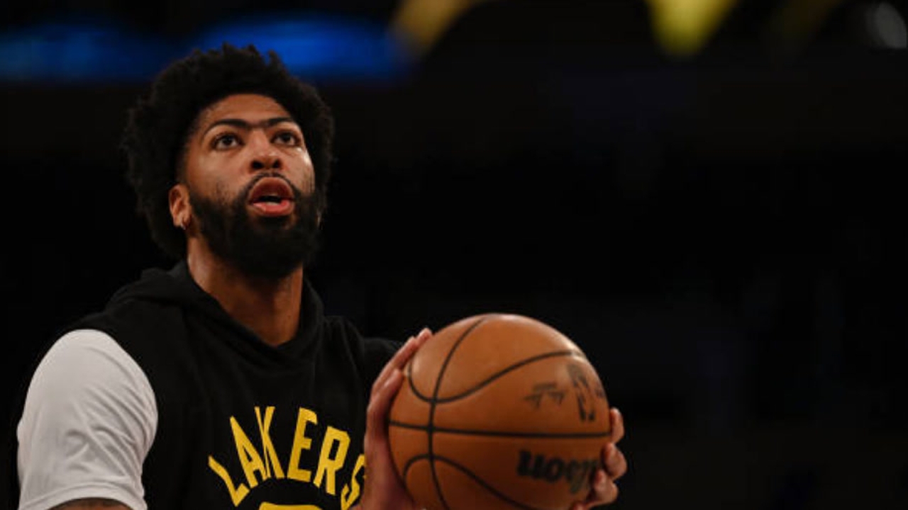 今日NBA春晚湖人大战篮网 浓眉将复出