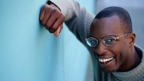 为什么非洲黑人的牙齿普遍的白呢?可不仅仅是黑承白,答案你想不到