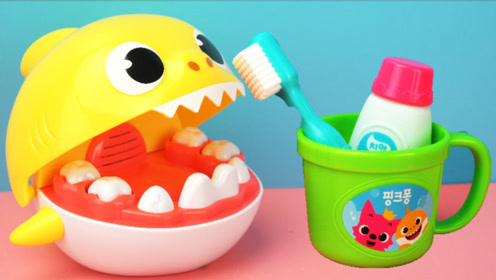 碰碰狐鲨鱼宝宝刷牙玩具