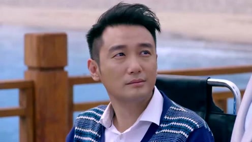 爱情的力量果然伟大,瘫痪小伙从轮椅上跑向女子,两人相互拥抱!