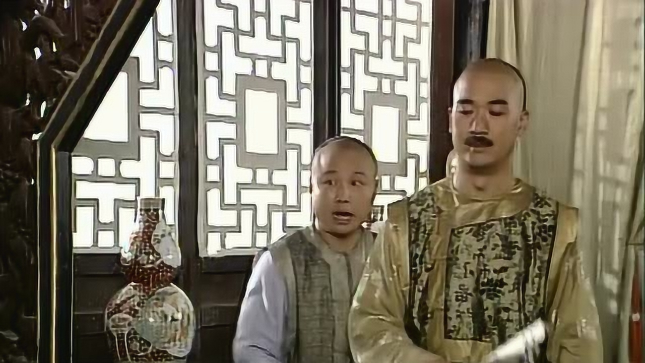 军统特务监视卧底,搜查卧底的东西,没想到卧底早有准备