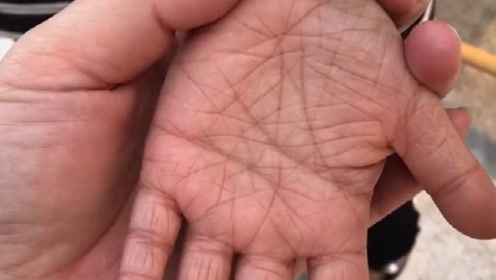 挑战全网最乱手纹,一看就知道这孩子是操劳的命,操碎了心!