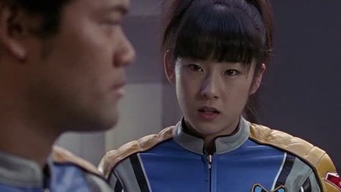 0:03:44盖亚奥特曼:米田队长把每次任务都当做最后一次,这让小慧很