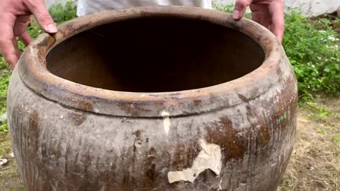 农师傅化身神秘瓦缸工,用废旧水缸做了个烤炉,大家说说烤点啥