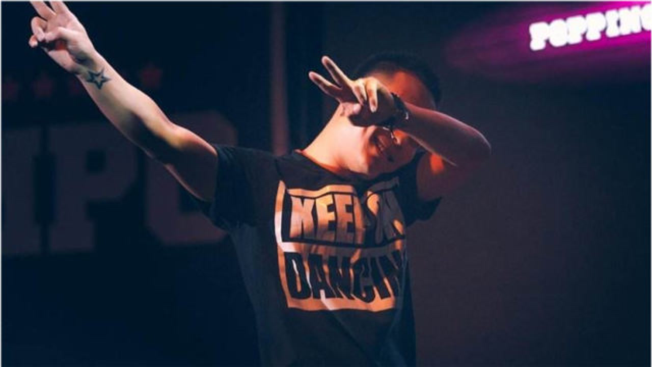 "街舞大魔王"黄景行,超帅的一段popping,简直不要太厉害!