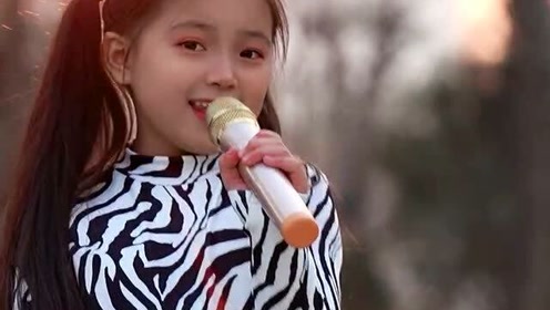 网红小姑娘翻唱《迷失幻境》,嗓音开口脆,听一遍就爱上了!