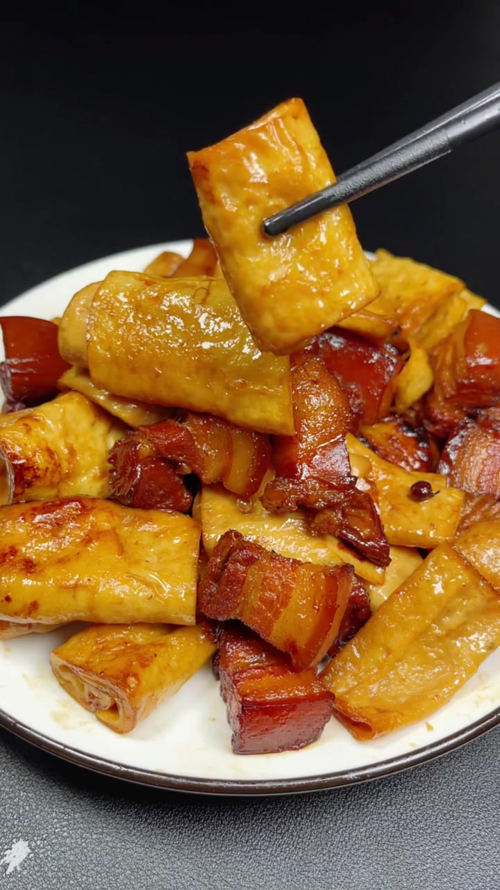 豆笋红烧肉真的太香了秘制美食营养健康不油腻的晚餐