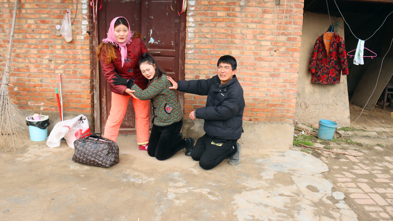 小伙提亲,丈母娘不要一分彩礼只要女儿幸福,天下父母心