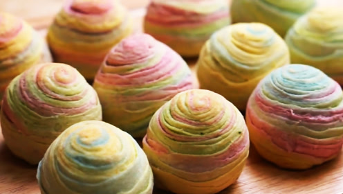 制作花式彩虹月饼,方法就是这么简单,中秋节给家人做点不一样的