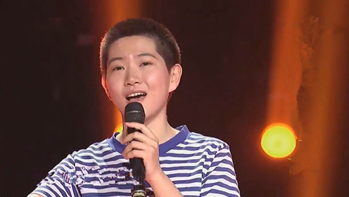 北大"学霸"宋玺演唱《红旗飘飘》献给祖国,歌声振奋人心
