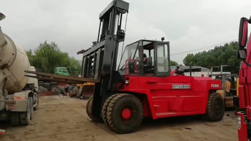 二手工程机械市场如此火爆,三菱30吨叉车