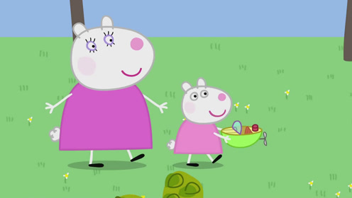 小羊苏西和羊妈妈也来了,小羊苏西拿着自己的船准备去玩