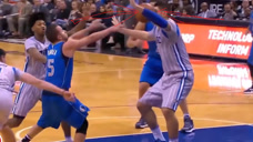 NBA轻松时刻：被球砸中是什么感觉，看这脸都变形了，肯定很痛