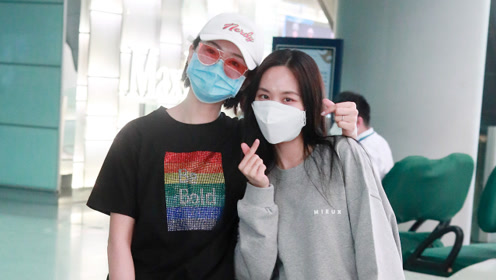 万茜王霏霏勾肩搭背 这神仙姐妹情慕了