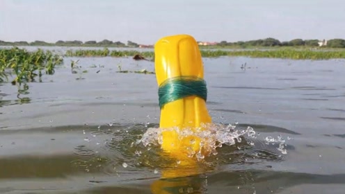 大“鱼漂”忽然转了起来，肯定是大鱼咬钩了