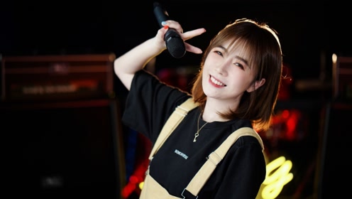 美女翻唱,太接地气了时 间:2019-10-27上传者:亮声简 介:童珺翻唱