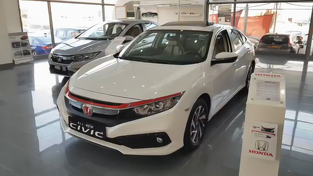 2020款红标本田思域到店实拍,坐进车内的那刻,给个不心动的理由