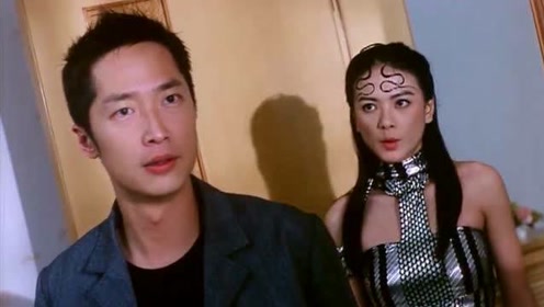 蛇咒:男子睡觉发现被子成为小帐篷,掀开一看,竟是个大蛇头!