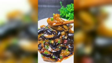 这道茄子，简单好做，就是太费米饭了