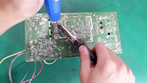 空心针吸锡器和吸锡带,哪个拆卸原件比较好用,试验下就知道了