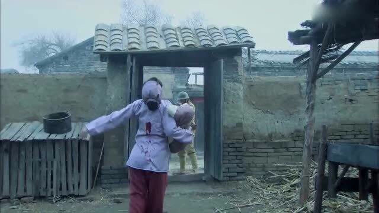 鬼子突然屠村,没想到竟连婴儿都不放过,太没人性了