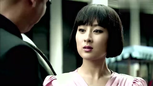 旗袍:丁默群来看关萍露,带着她专门去定制旗袍,实在太撩了