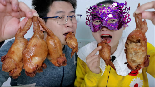 0:03:44时 间:2021-04-01上传者:吃货馋嘴儿简 介:妹子吃"鸡翅包饭"