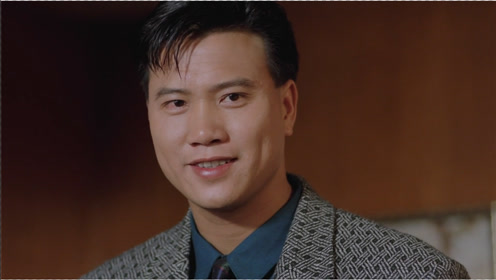 看看万梓良20岁到63岁的变化,除了老一点,但大哥气质依然在