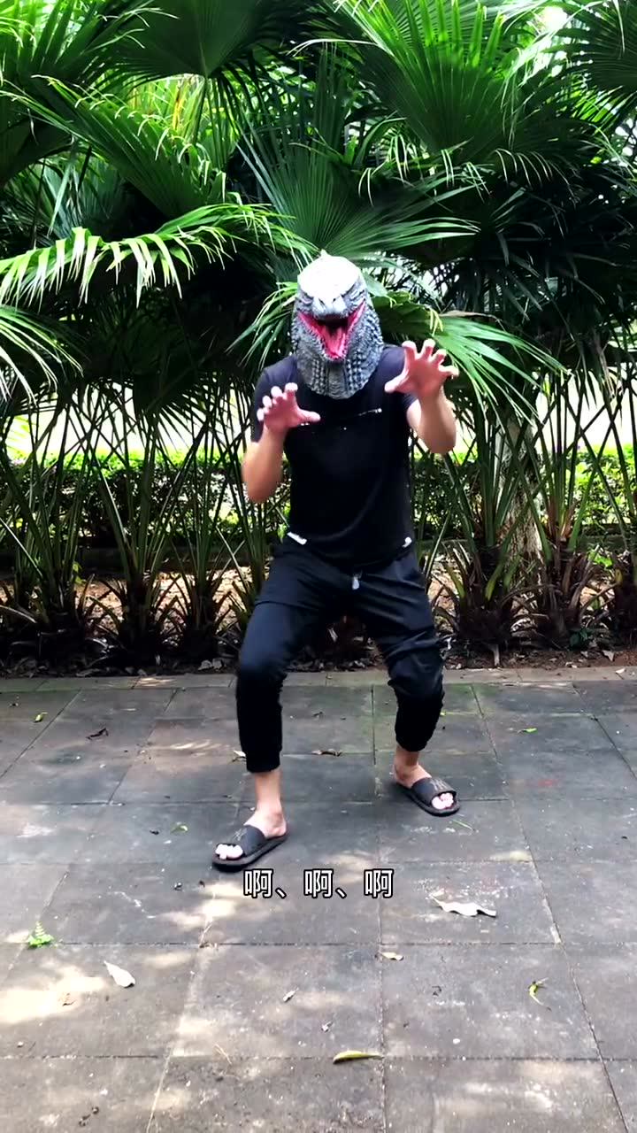 绿头鱼变身奥特曼,打败了哥斯拉