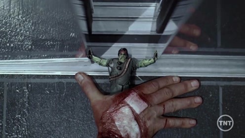 《噩梦工厂:战场》顶级杀手遭遇玩具暗杀,双方还打的不可开交!