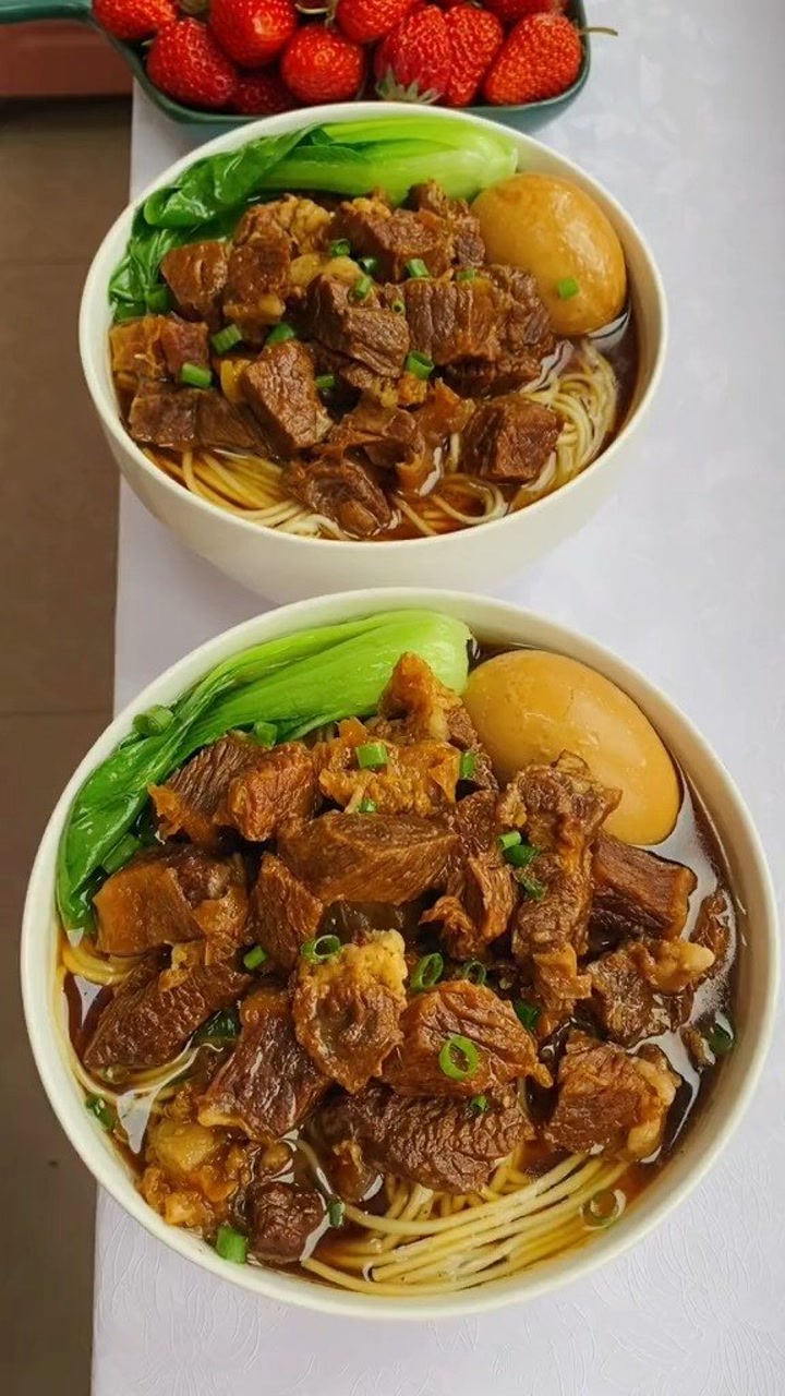 红烧牛肉面,软烂入味,满屋飘香,儿子连吃两碗,直说太好吃#美食教程